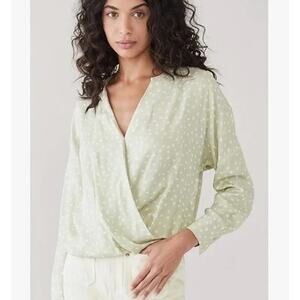 Vince Silk Blouse Stone Dot Surplice Quiet Luxury Classic Size L Coastal Drapey